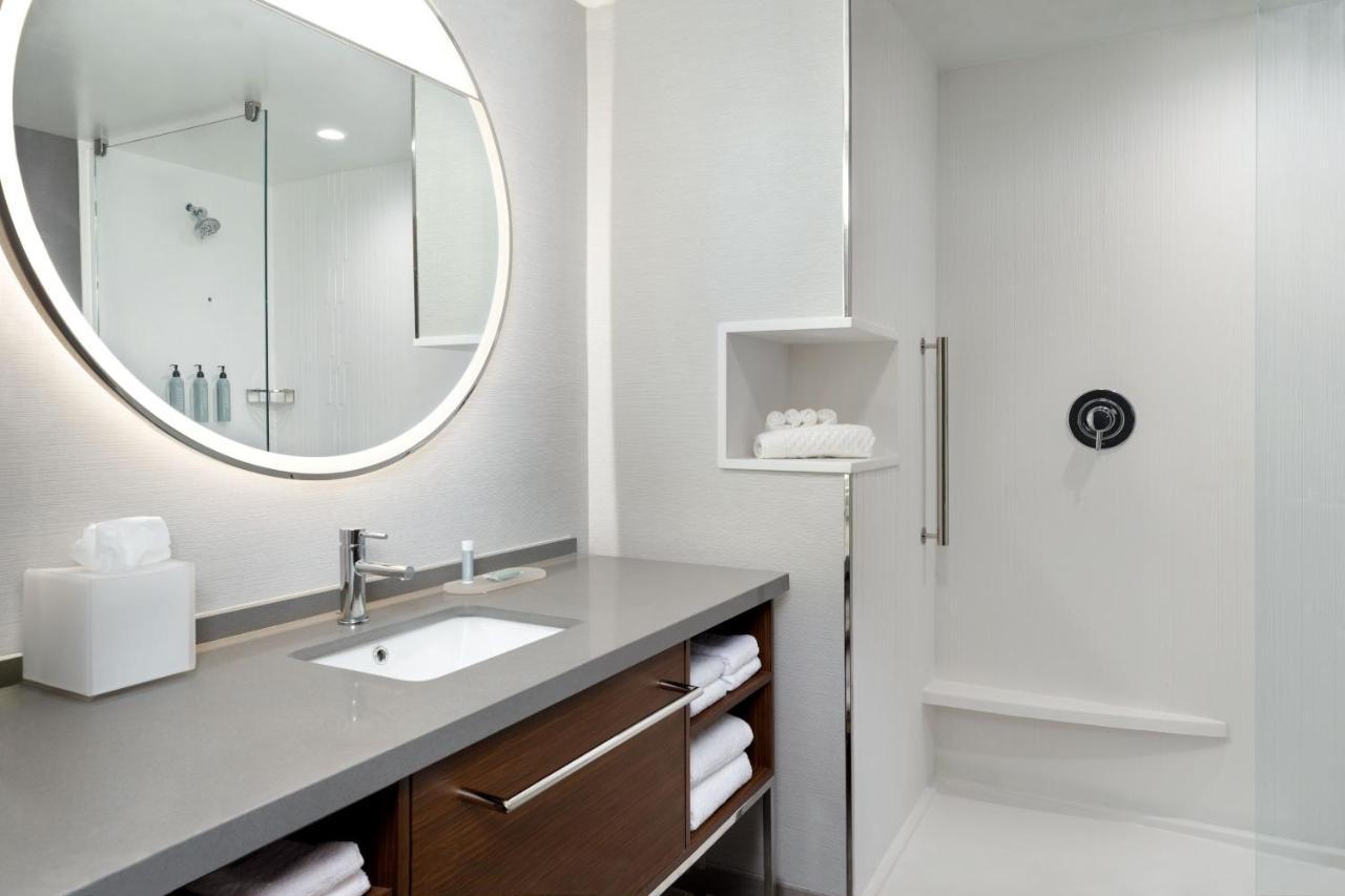 Courtyard By Marriott Richmond Scott'S Addition Екстериор снимка